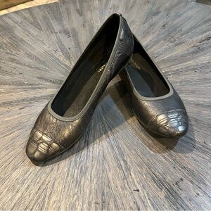 DONALD J. PLINER Hideyo Bronze Brown Flats – Size 7 M – Made in Italy‎